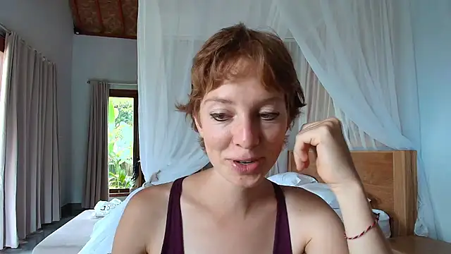 Snapshot of Ida-Rose chatting on 01-06-26, 06:50 Ida-Rose online show from 01-06-26, 06:50