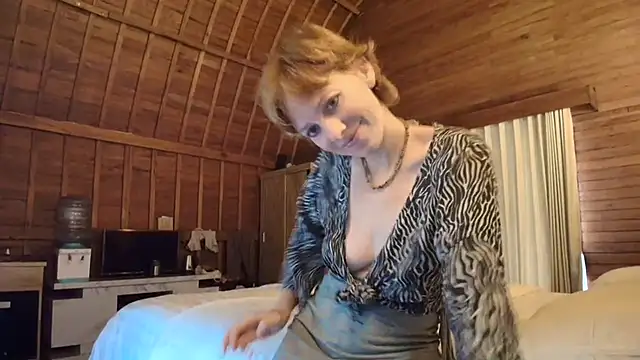 Snapshot of Ida-Rose chatting on 02-18-26, 08:11 Ida-Rose online show from 02-18-26, 08:11