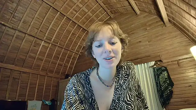 Snapshot of Ida-Rose chatting on 02-25-26, 08:36 Ida-Rose online show from 02-25-26, 08:36