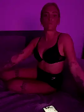 Blonde BambiXX online show from 12-05-25, 07:45