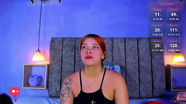 Snapshot of RousseVyxen chatting on 01-14-26, 07:28 RousseVyxen online show from 01-14-26, 07:28