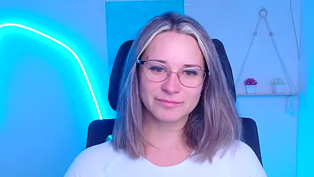 Melodie Aster online show from 01-12-26, 12:23