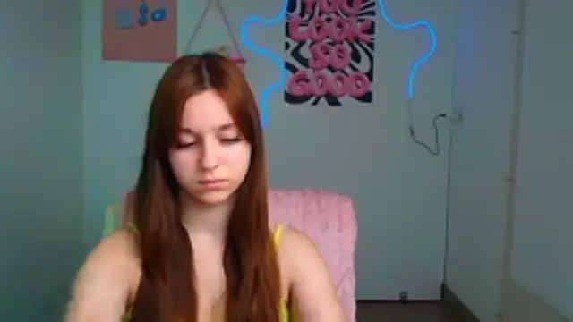 Snapshot of Lilu_May chatting on 12-18-25, 06:45 Lilu May online show from 12-18-25, 06:45