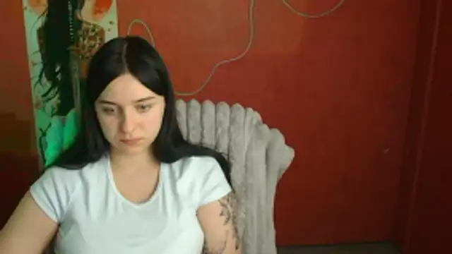 Snapshot of Lilu_May chatting on 04-24-26, 11:18 Lilu May online show from 04-24-26, 11:18
