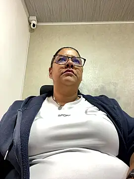 Carameloswing1 online show from 01-15-26, 01:47