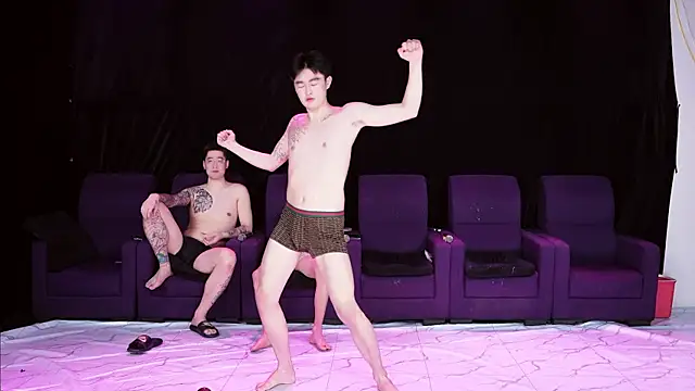 Snapshot of OUBA-boy chatting on 12-14-25, 06:13 OUBA-boy online show from 12-14-25, 06:13