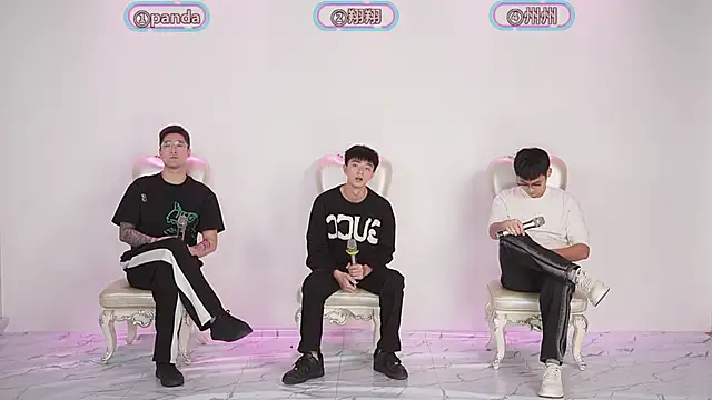 Snapshot of OUBA-boy chatting on 12-03-25, 01:32 OUBA-boy online show from 12-03-25, 01:32