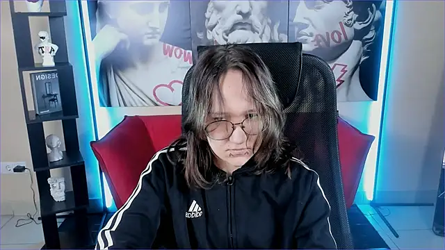 Sylvia Reed online show from 12-14-25, 07:36