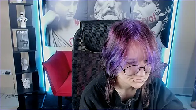 Sylvia Reed online show from 12-18-25, 07:02