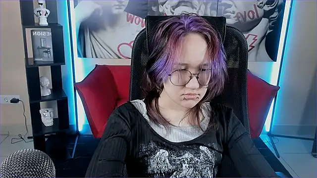 Sylvia Reed online show from 12-22-25, 07:19