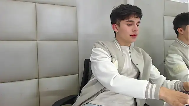 JuanGomm online show from 12-15-25, 03:56