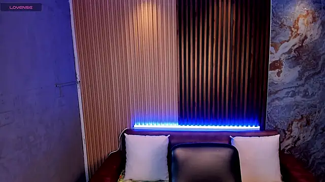 TiffanyHoustton online show from 02-10-26, 12:15