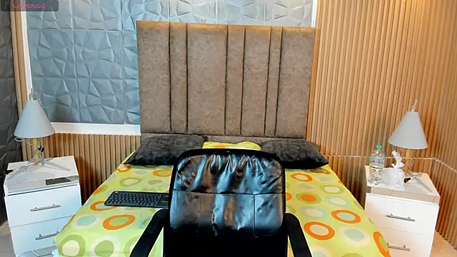 TiffanyHoustton online show from 02-03-26, 12:10