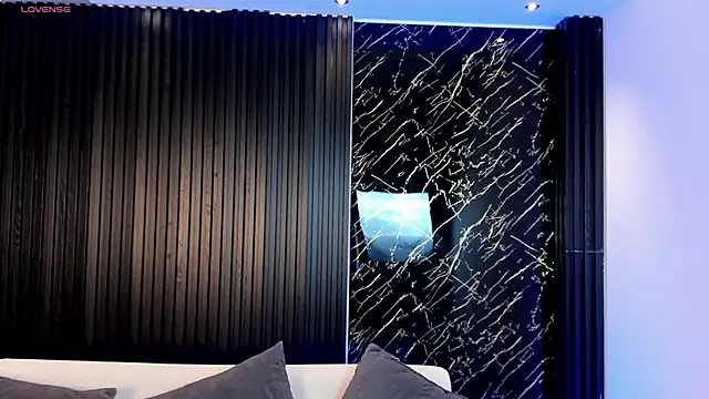 TiffanyHoustton online show from 03-26-26, 12:14