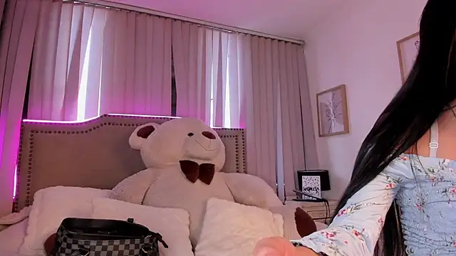 lya  brown online show from 04-14-26, 11:37