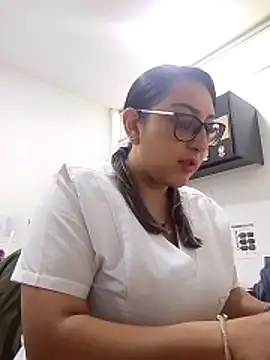 Valeria montana  online show from 04-22-26, 12:12