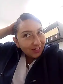 Valeria montana  online show from 04-13-26, 11:36