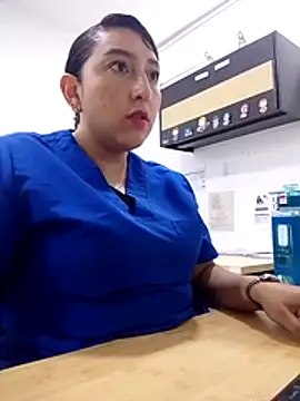 Valeria montana  online show from 04-30-26, 12:01