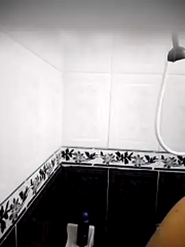 Valeria montana  online show from 04-12-26, 04:43