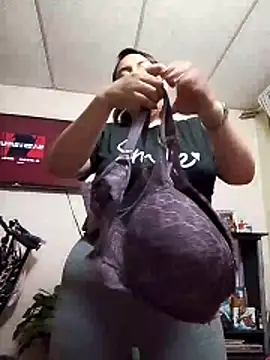 Valeria montana  online show from 03-19-26, 11:38