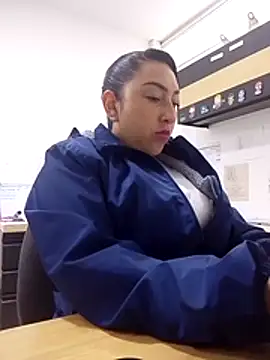 Valeria montana  online show from 03-31-26, 12:07