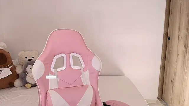 phia carter online show from 04-21-26, 02:25