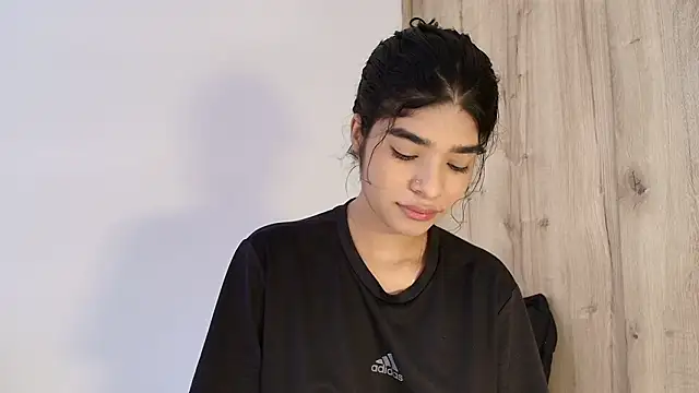 Snapshot of phia_carter chatting on 02-06-26, 04:03 phia carter online show from 02-06-26, 04:03