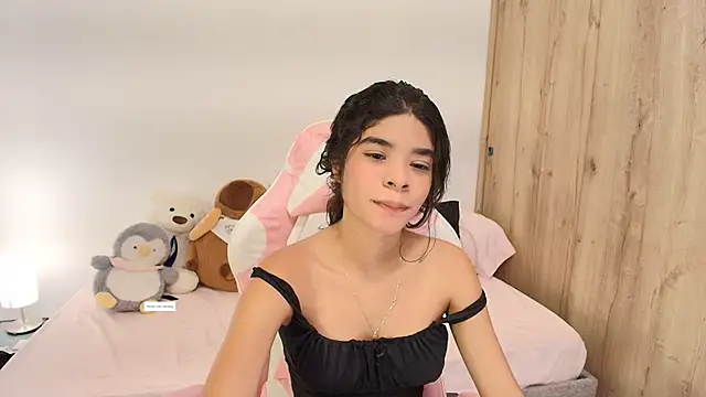 Snapshot of phia_carter chatting on 02-18-26, 02:20 phia carter online show from 02-18-26, 02:20