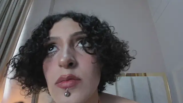 LyraVendrell online show from 04-30-26, 07:54