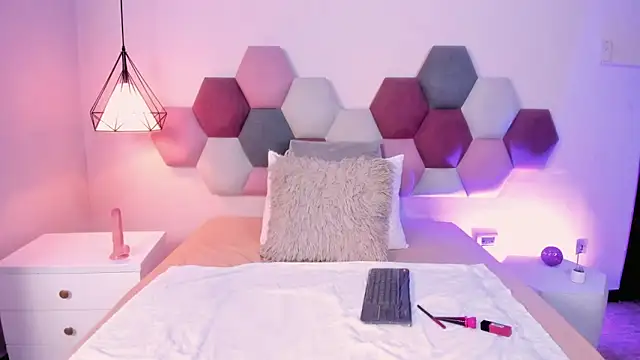 LyraVendrell online show from 03-11-26, 01:10