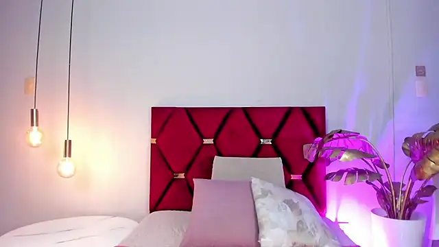 VeraLinette online show from 12-22-25, 02:39