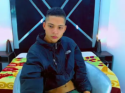 Snapshot of Axel_Marcu chatting on 12-21-25, 02:30 Axel Marcu online show from 12-21-25, 02:30