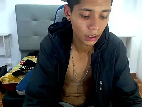 Snapshot of Axel_Marcu chatting on 12-14-25, 08:09 Axel Marcu online show from 12-14-25, 08:09