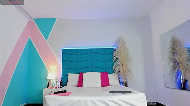  victoria collins  online show from 02-14-26, 07:47