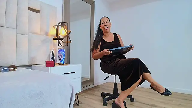 Sara BigAss- online show from 01-12-26, 07:42