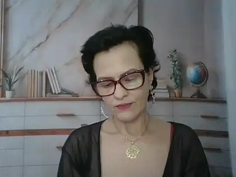 Luna-Hot0802 online show from 12-17-25, 06:35