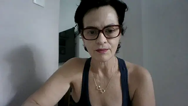Snapshot of Luna-Hot0802 chatting on 05-20-26, 01:08 Luna-Hot0802 online show from 05-20-26, 01:08