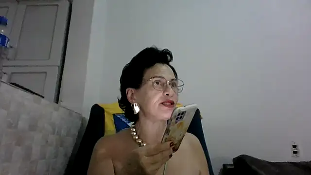 Snapshot of Luna-Hot0802 chatting on 06-24-26, 12:37 Luna-Hot0802 online show from 06-24-26, 12:37