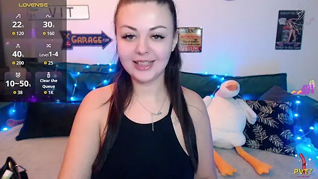 Snapshot of MonicaMoonly chatting on 12-05-25, 08:28 MonicaMoonly online show from 12-05-25, 08:28