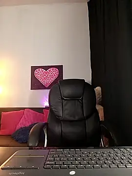 SunnyOlivar online show from 01-10-26, 04:08