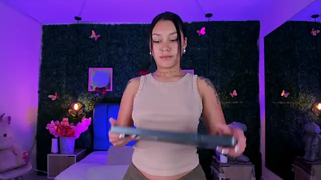 Snapshot of GabyyCute_ chatting on 01-08-26, 07:25 GabyyCute online show from 01-08-26, 07:25