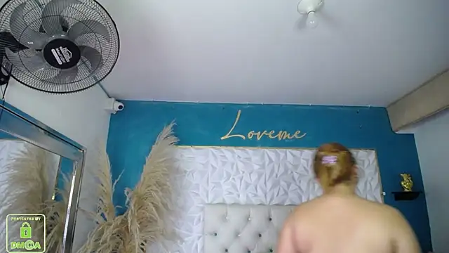 Mia Duque1999 online show from 12-17-25, 09:31