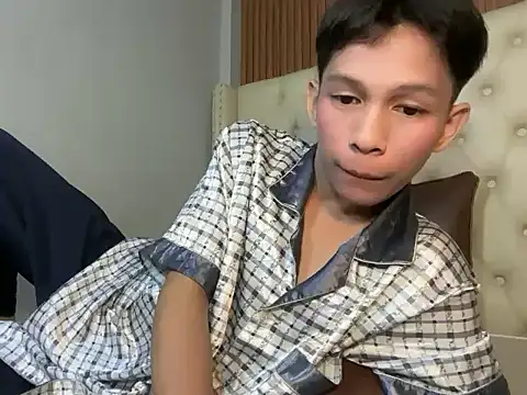 TheBoyAboveYou online show from 04-22-26, 10:38