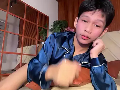 TheBoyAboveYou online show from 04-21-26, 02:14