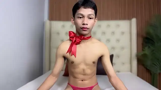 TheBoyAboveYou online show from 12-17-25, 03:39