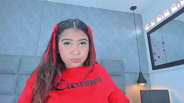 emilyy r online show from 04-18-26, 06:54