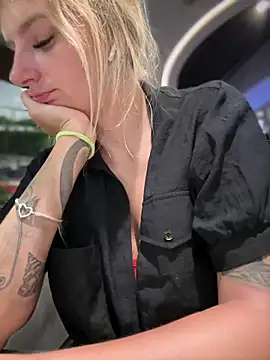 Betsy online show from 01-21-25, 01:11