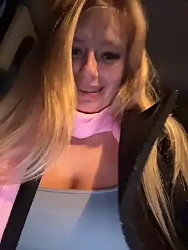 Snapshot of Betsy chatting on 02-15-26, 04:06 Betsy online show from 02-15-26, 04:06