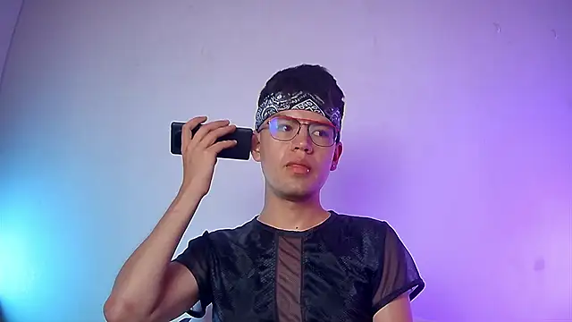 Snapshot of nicolatinboy chatting on 02-28-26, 09:03 nicolatinboy online show from 02-28-26, 09:03