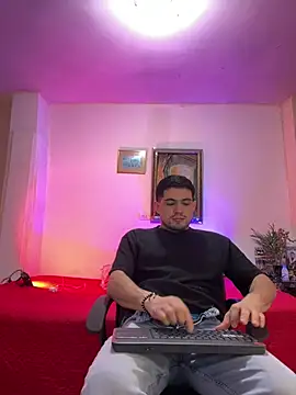 williamsmiiths16 online show from 03-05-26, 12:02